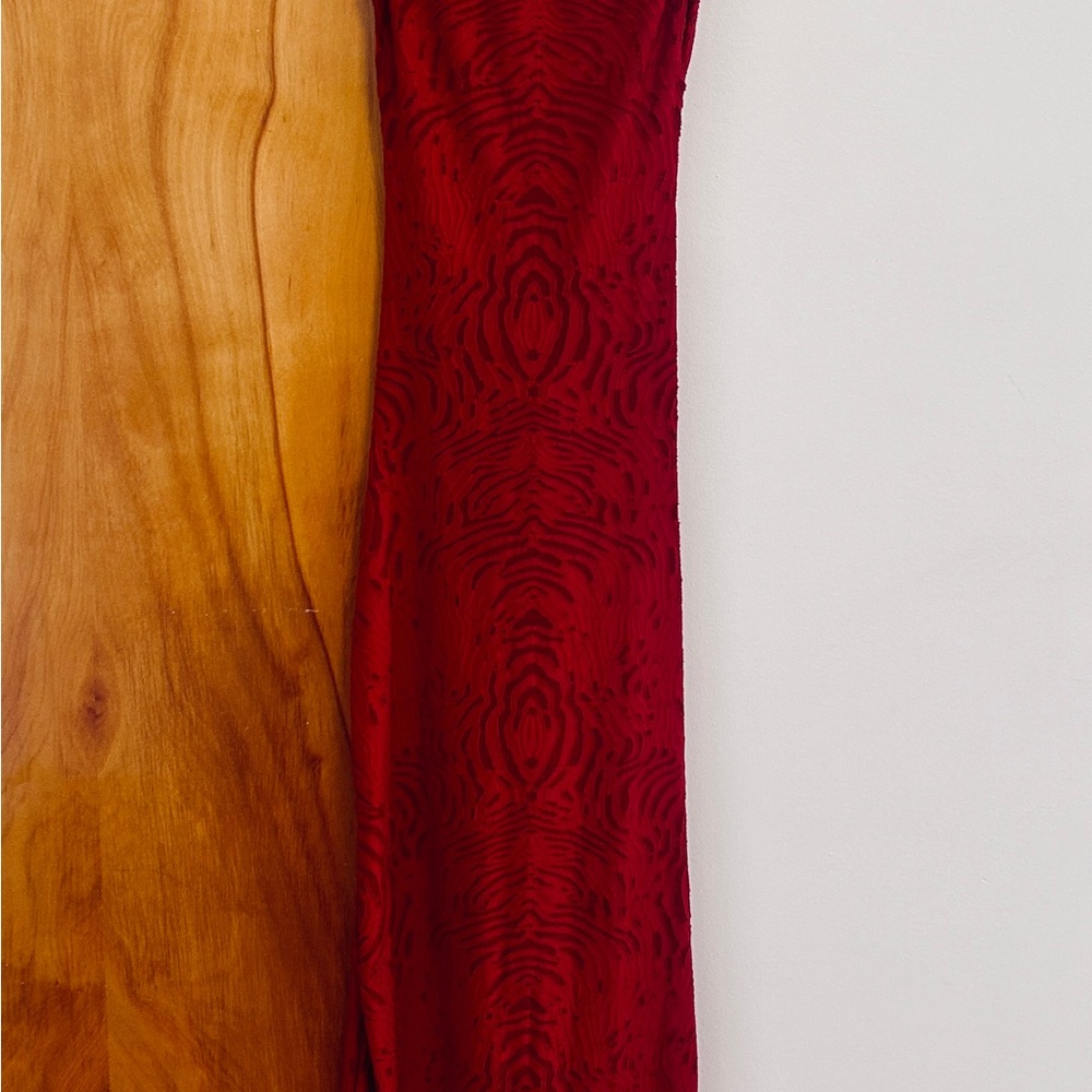 PrettyLittleThing Red Backless Dress - Picture 2 of 2